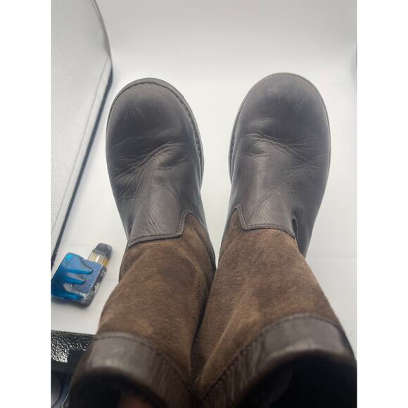 UGG Australia Riverton brown leather sheepskin lined boots Girl Size 3 - Picture 6 of 8